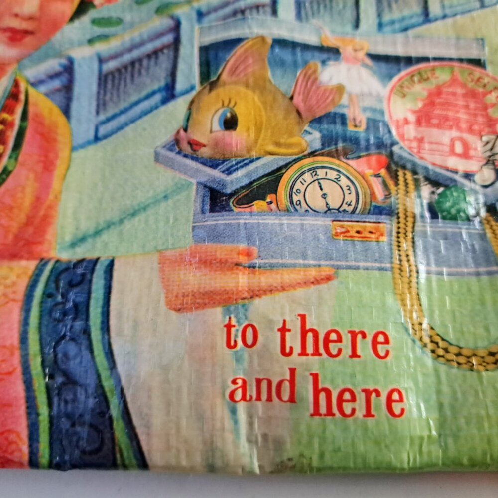 Random Crap From Here And There Medium Zipper Nov… - image 4